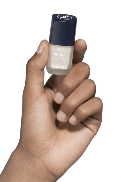 boy de chanel nail polish natural|Chanel nail color 402.